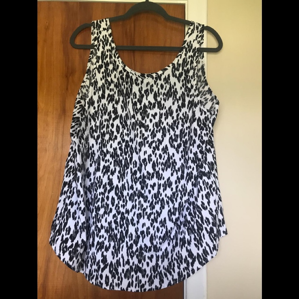 Sleeveless tops